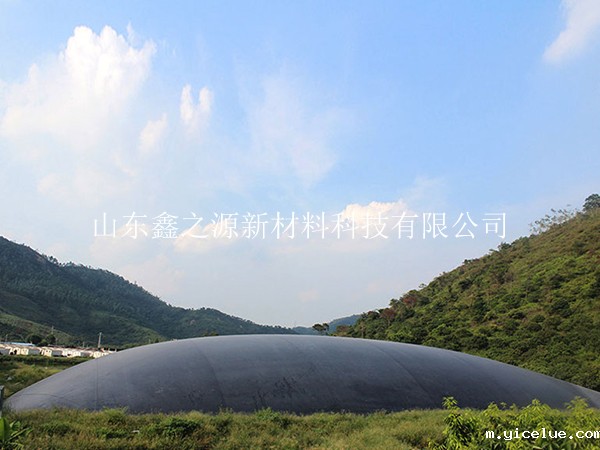专注沼气池黑膜的裁剪施工作业