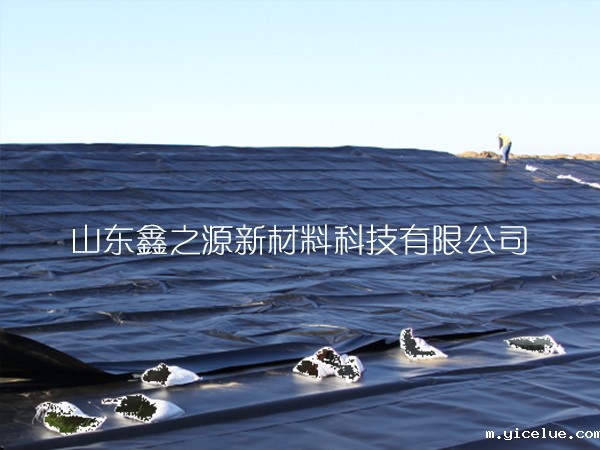 养殖防渗膜根据实际情况进行存放工作